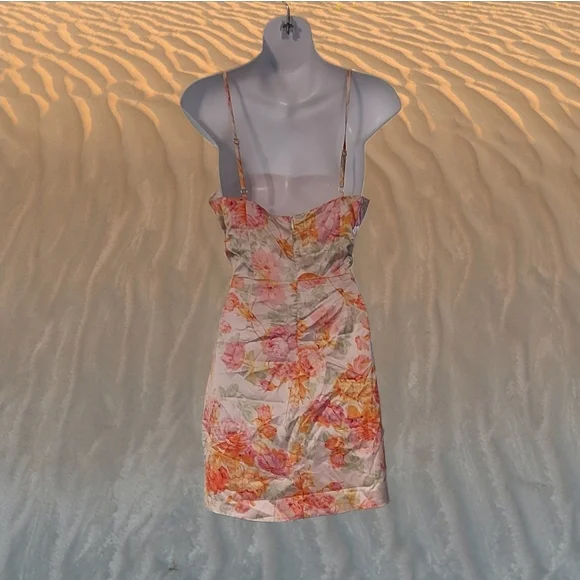 NWT Showpo. Floral Elbereth Mini       Dress ~sz 6 - Picture 4 of 6